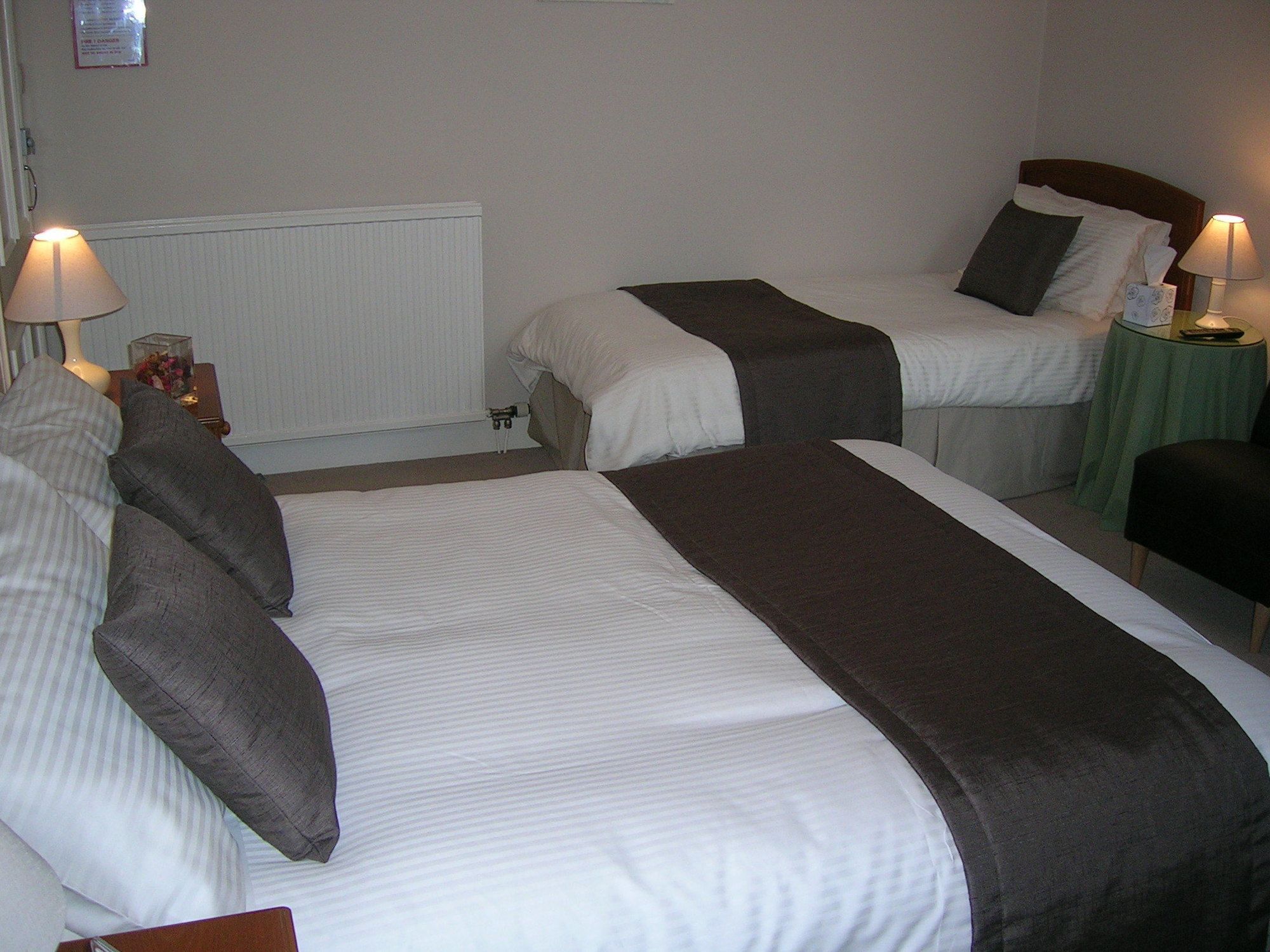 Achnacarry Guest House Perth Bagian luar foto