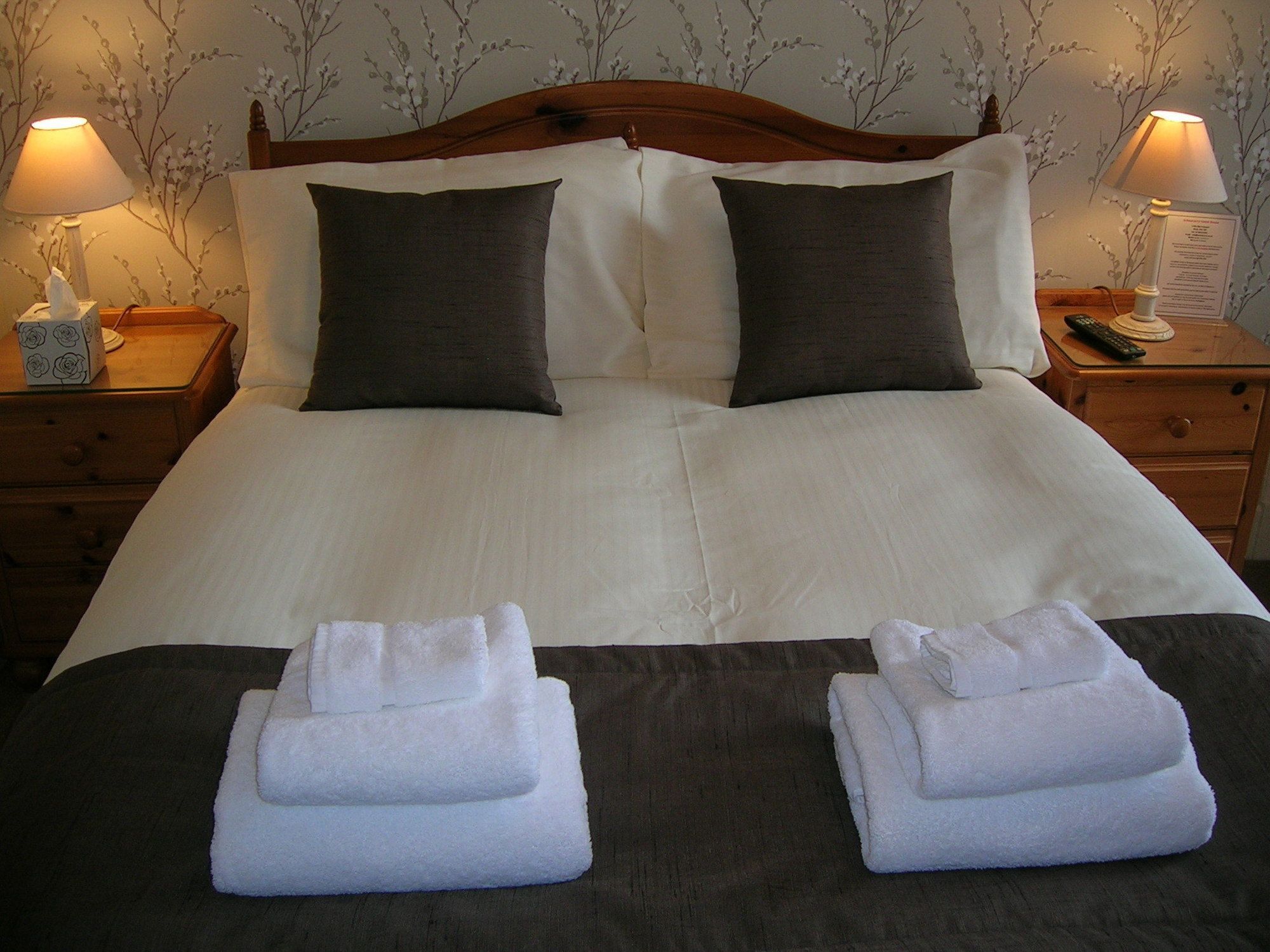 Achnacarry Guest House Perth Bagian luar foto